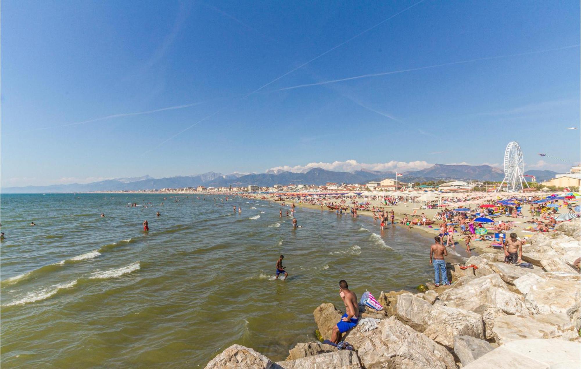 Awesome Apartment In Viareggio With Wifi Exterior photo